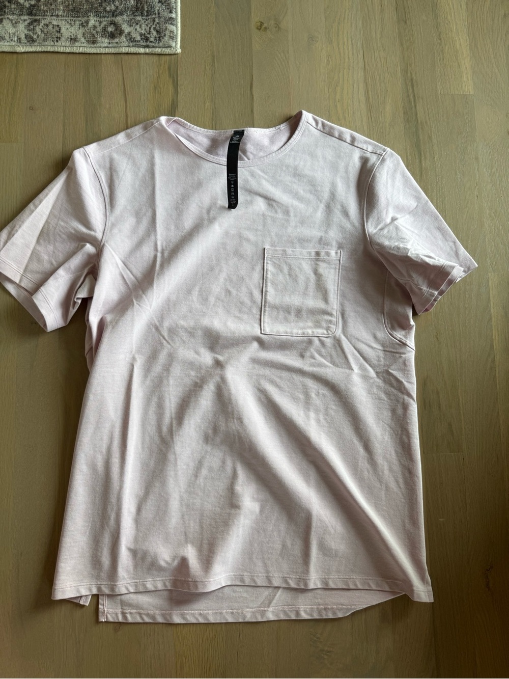 Lululemon Men's fundamental pique Pocket T-Shirt in Light Pink